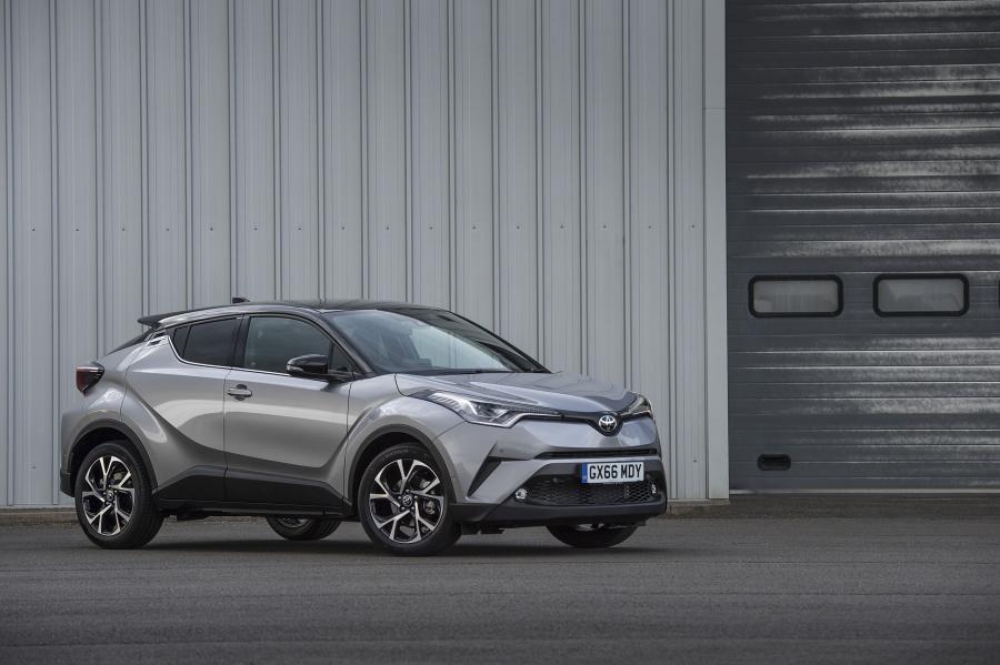  Toyota C-HR 2016 года  (UK) (фото 13 из 32)